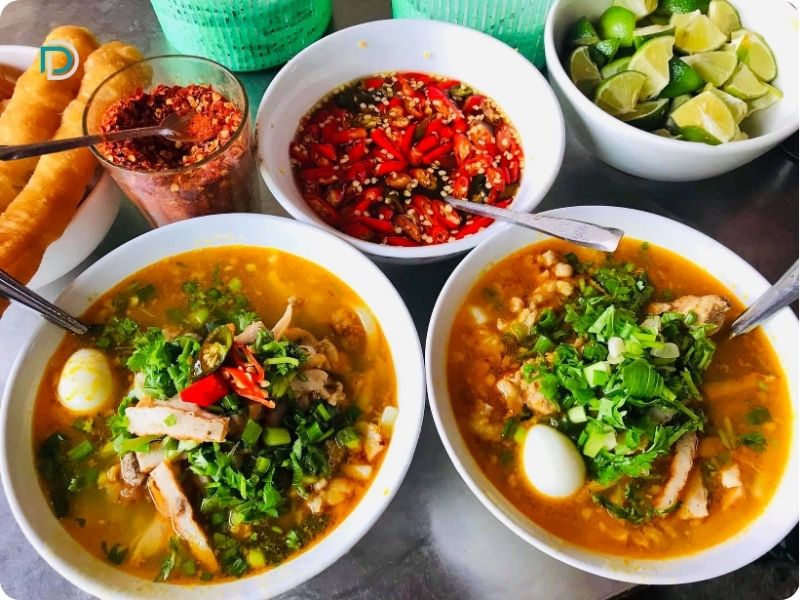 Bánh Canh Ruộng.