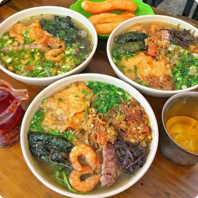 Bánh Đa Cua Cô Bảy Hải Phòng
