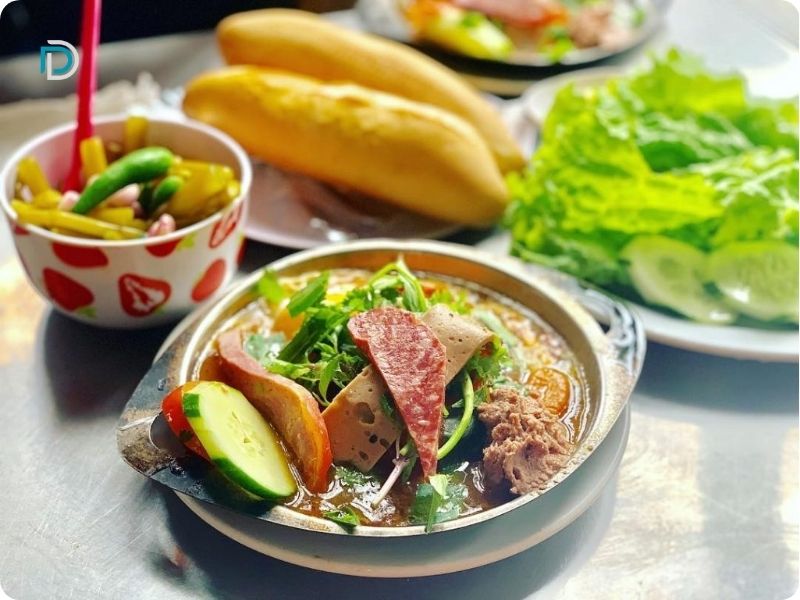Bánh Mì 144 Bò Kho Ốp La Đà Nẵng