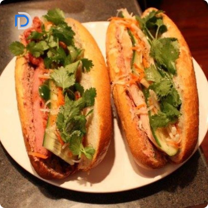 Bánh Mì Phố Huế