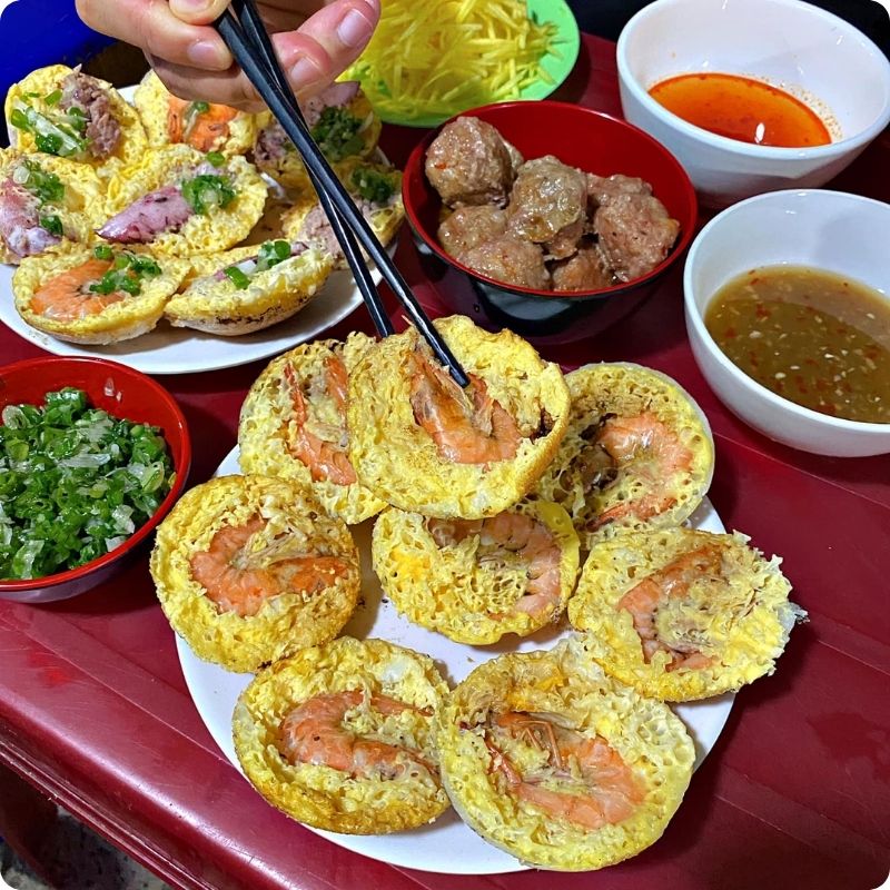 Quán Bánh Căn Cô Tám