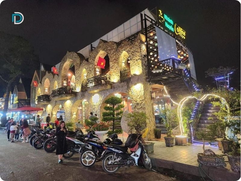 Quán Khánh Huyền Cafe