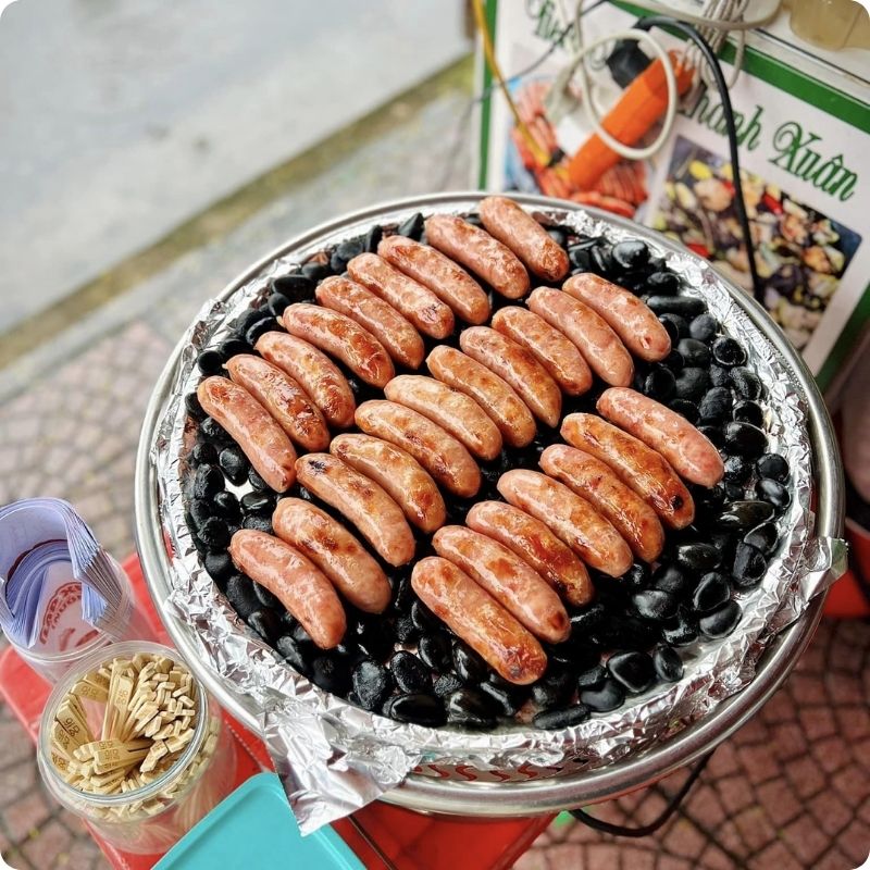 Quán ăn vặt cô Lin Hải Phòng